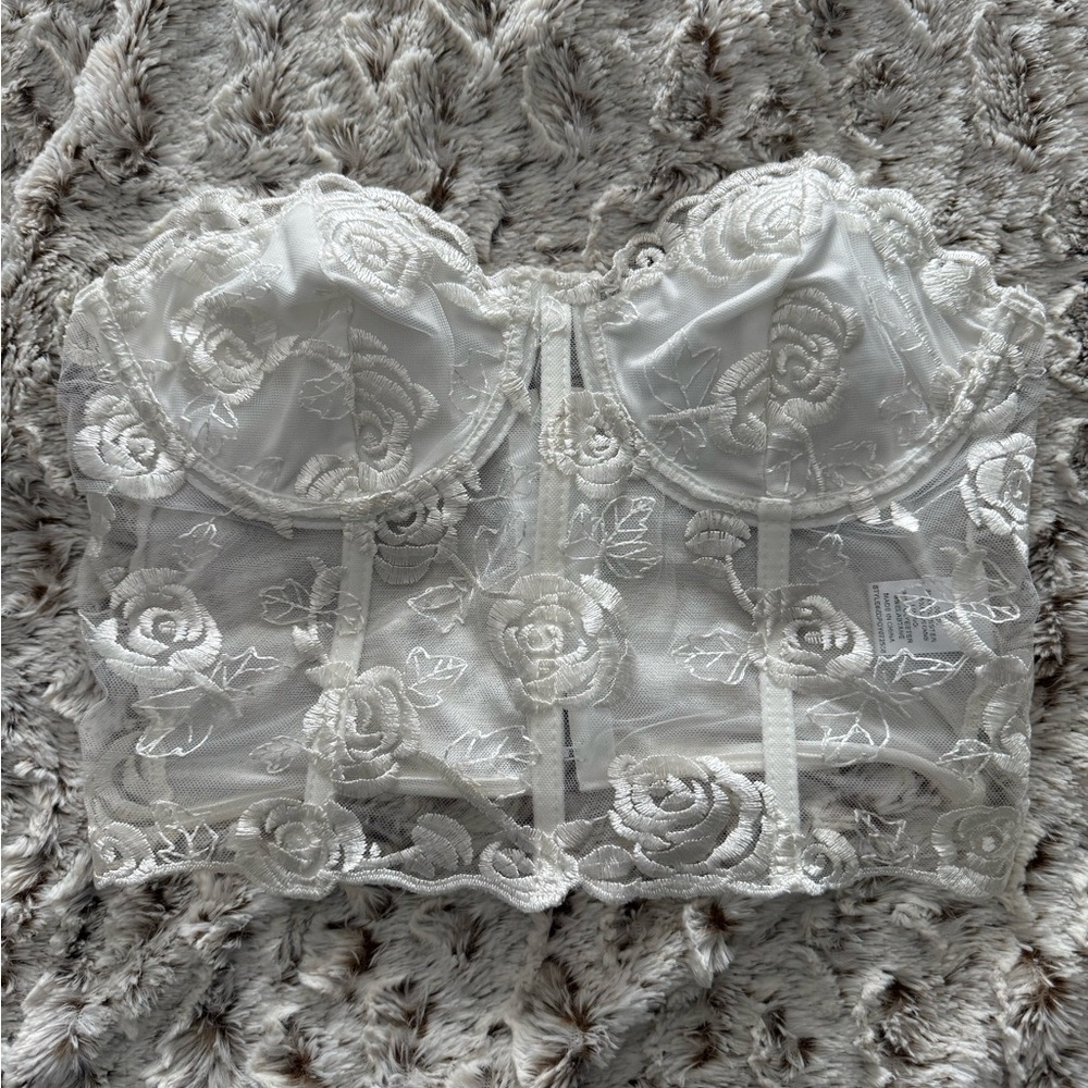 Elegant White Lace Bustier